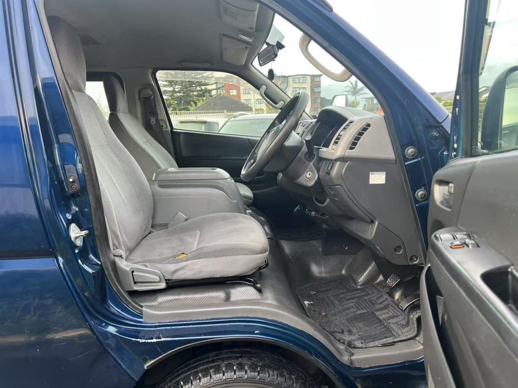 2008 Toyota Hiace