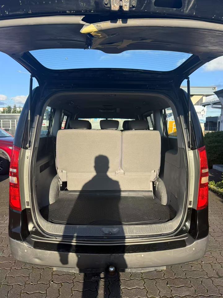 2009 Hyundai H1 Van