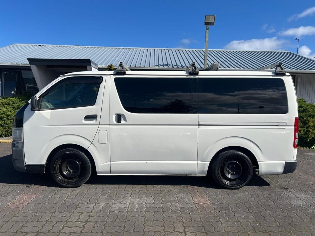 2005 Toyota REGIUS