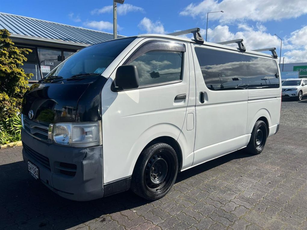 2005 Toyota REGIUS