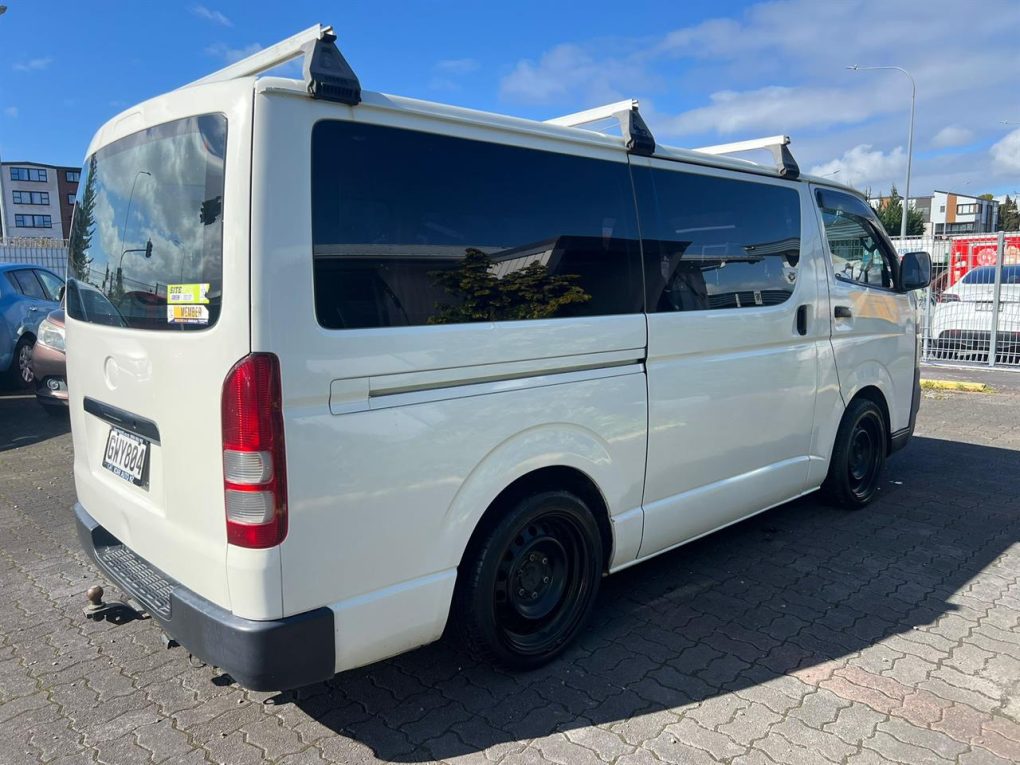 2005 Toyota REGIUS