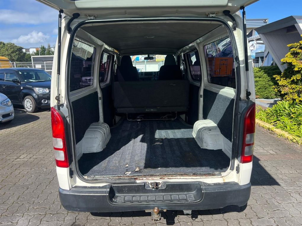 2005 Toyota REGIUS