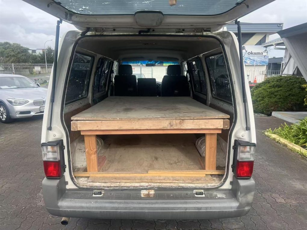 2010 Mazda Bongo