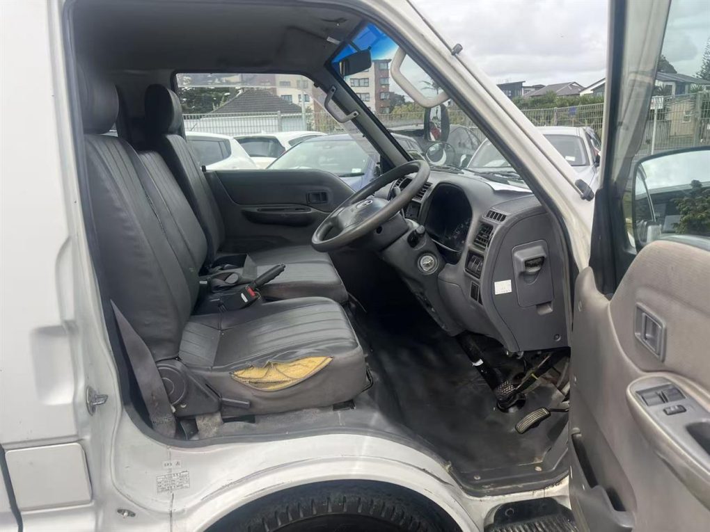 2010 Mazda Bongo