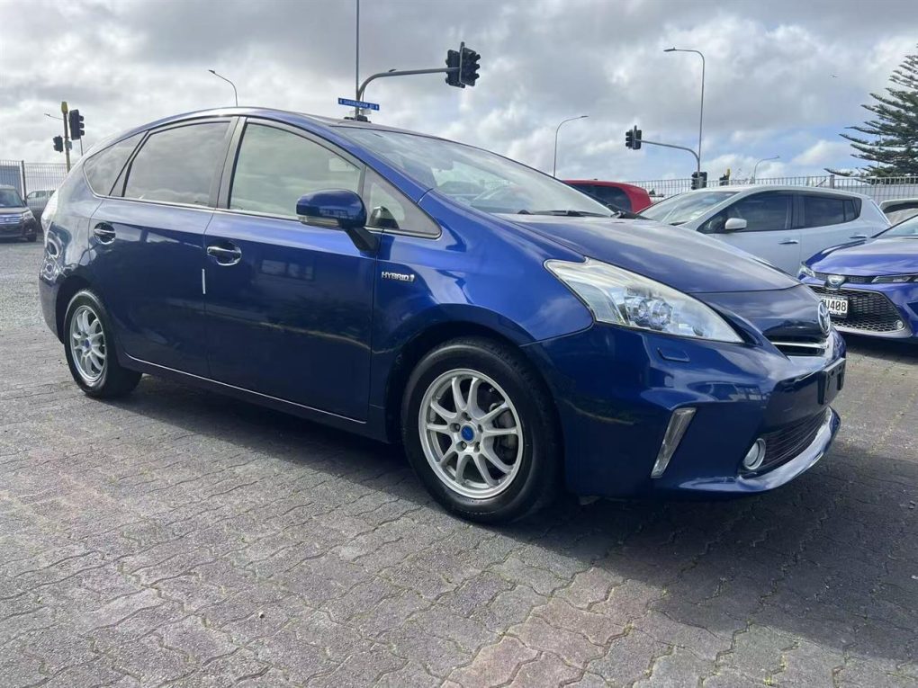 2012 Toyota Prius Alpha