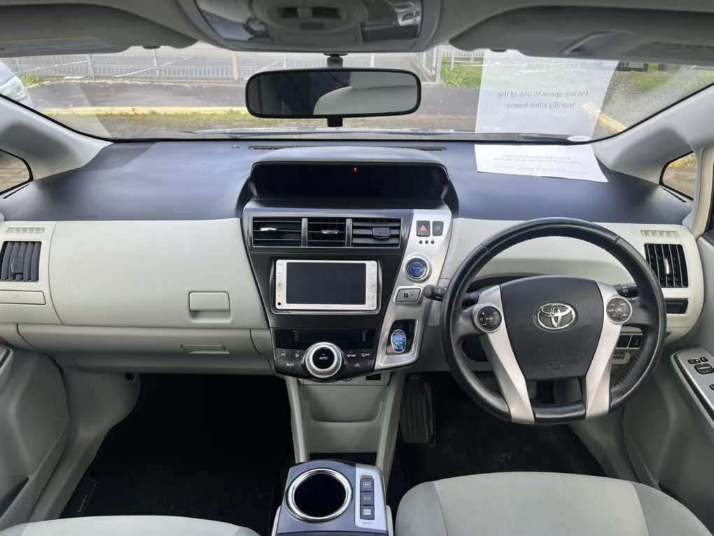 2012 Toyota Prius Alpha