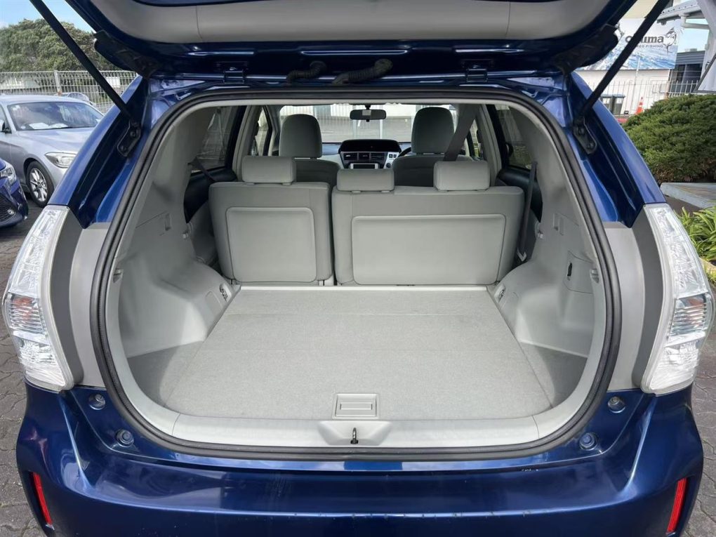 2012 Toyota Prius Alpha
