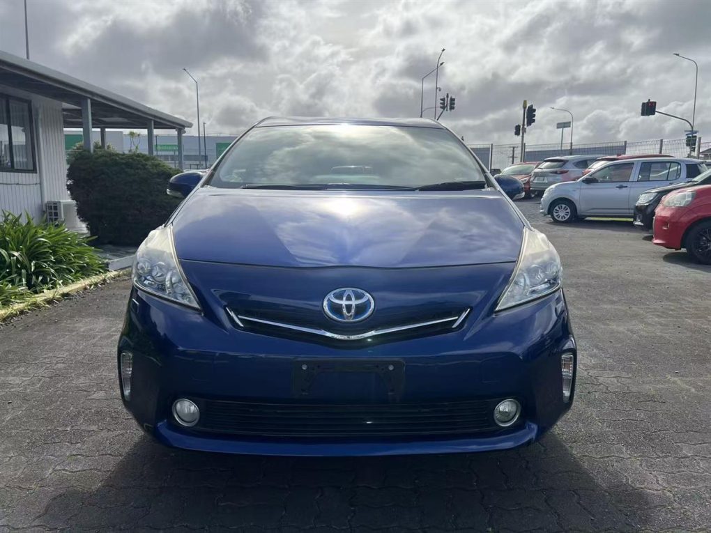 2012 Toyota Prius Alpha