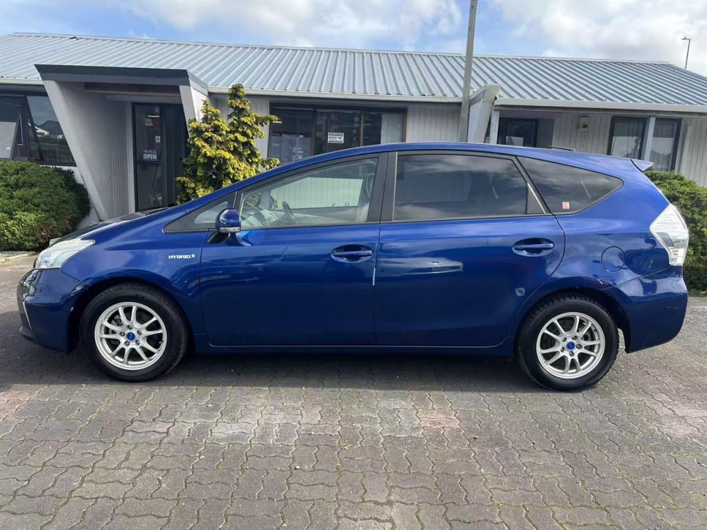 2012 Toyota Prius Alpha