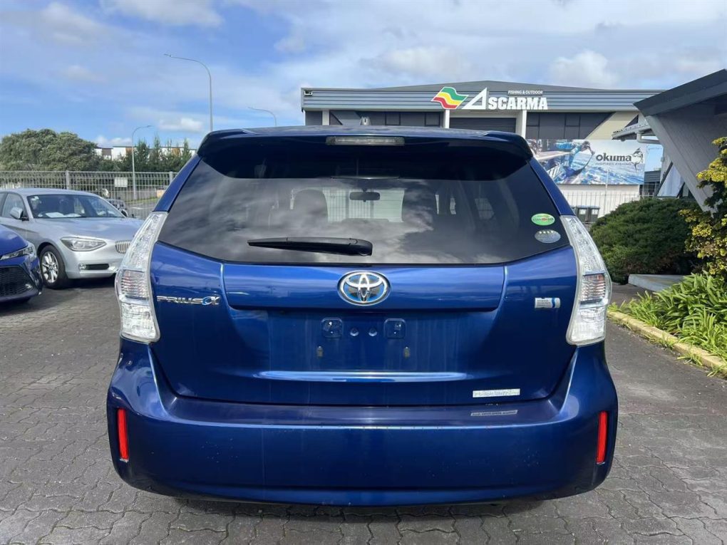 2012 Toyota Prius Alpha