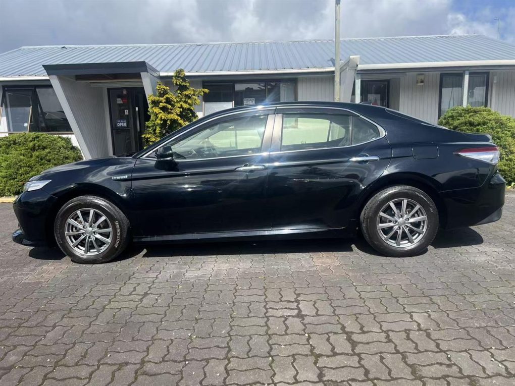 2020 Toyota Camry E-Four