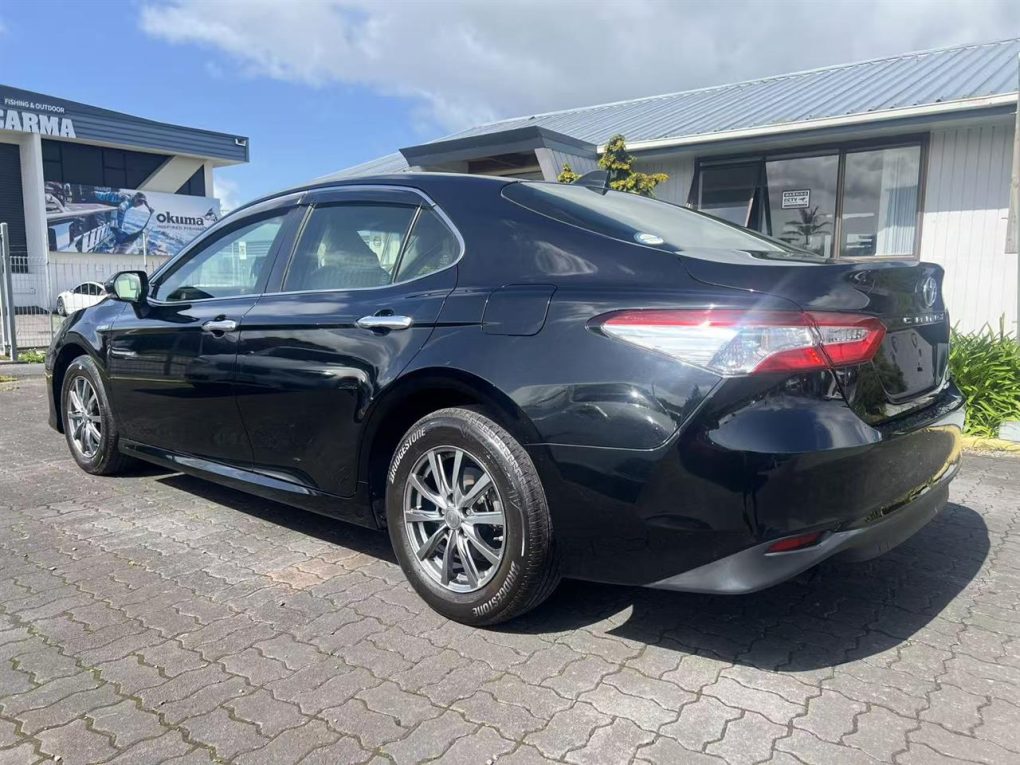 2020 Toyota Camry E-Four