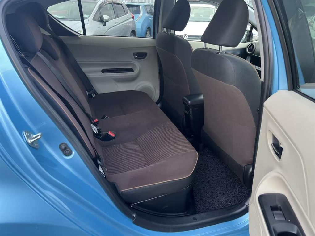 2013 Toyota Aqua G