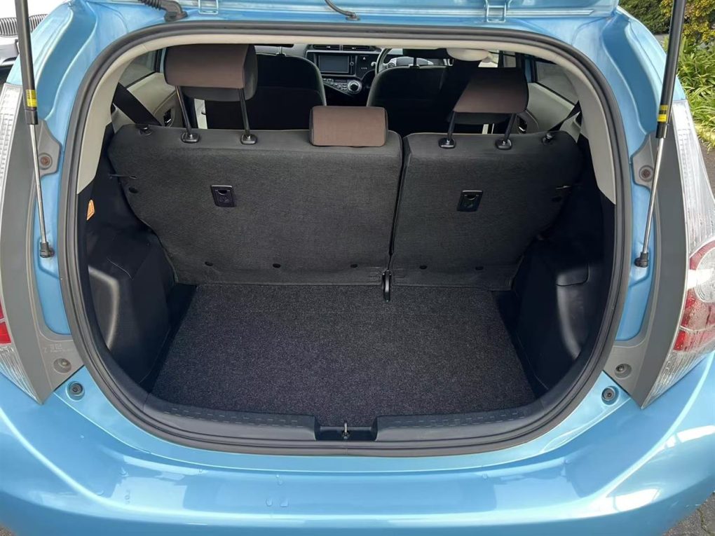 2013 Toyota Aqua G