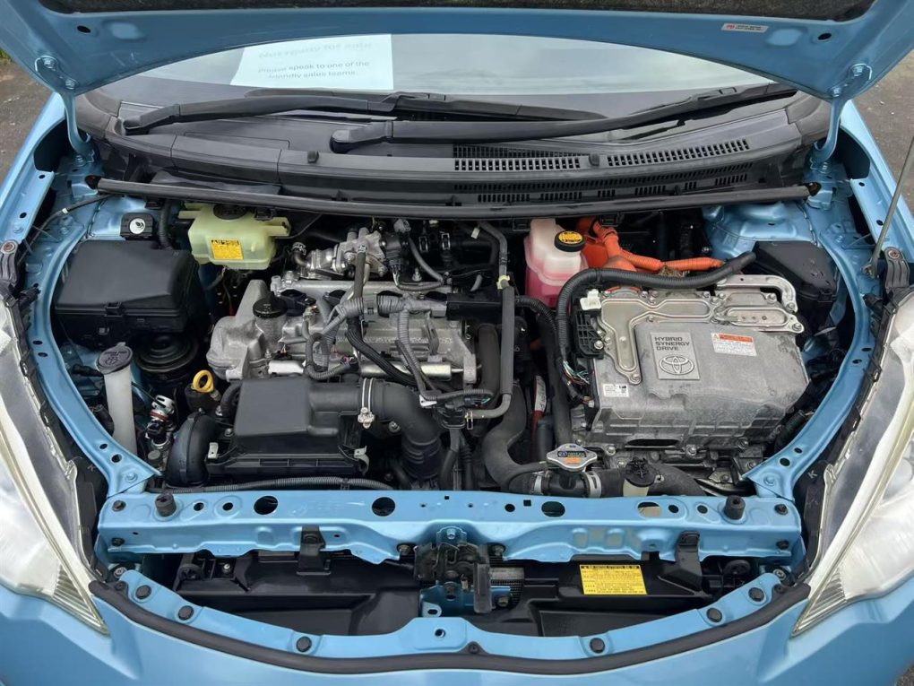 2013 Toyota Aqua G