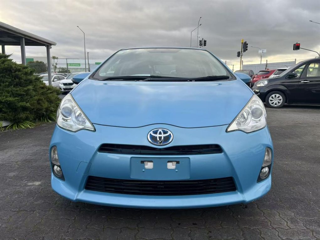 2013 Toyota Aqua G
