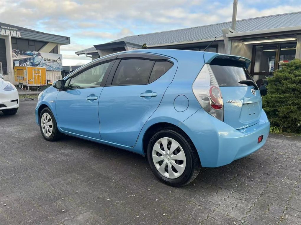 2013 Toyota Aqua G