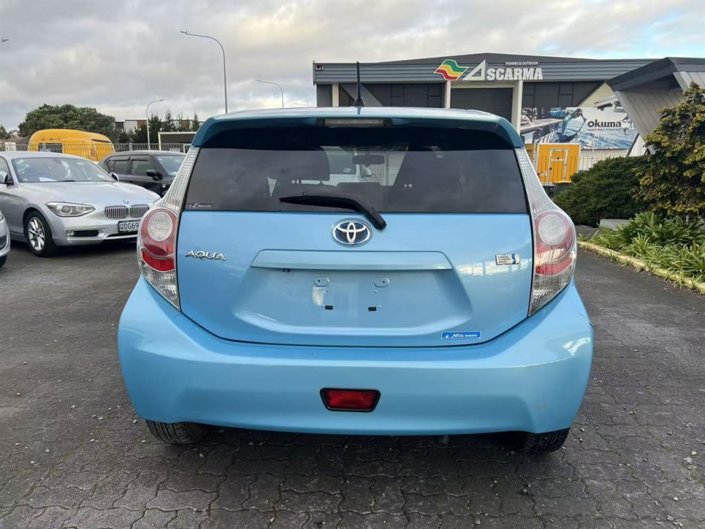2013 Toyota Aqua G