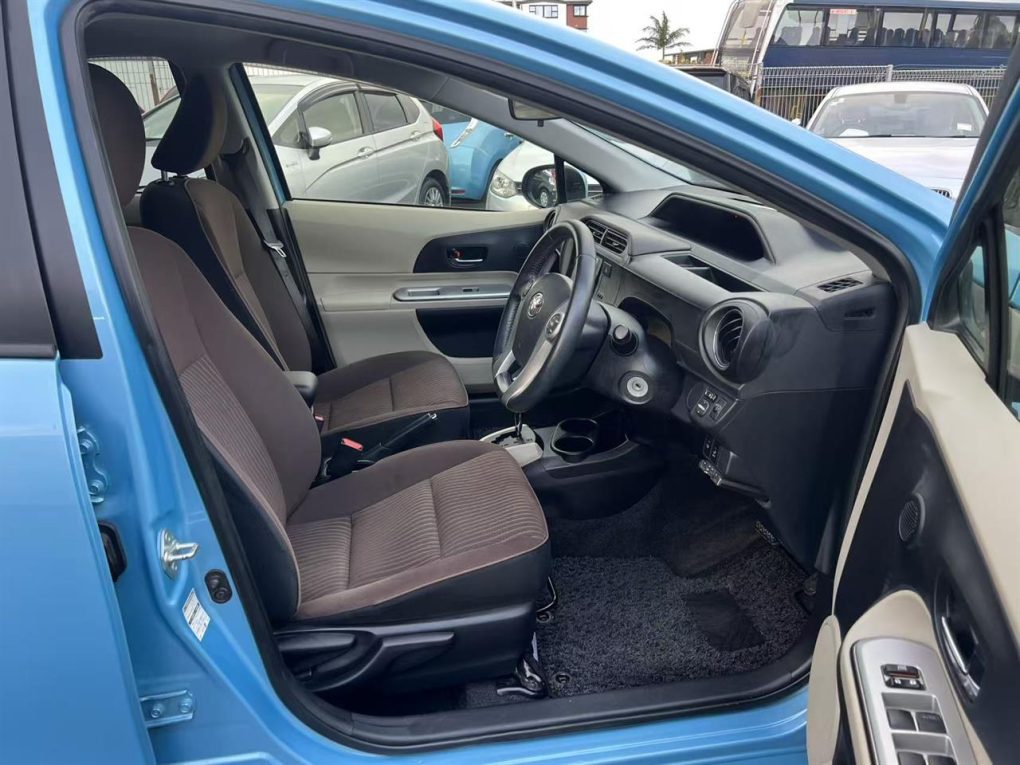 2013 Toyota Aqua G