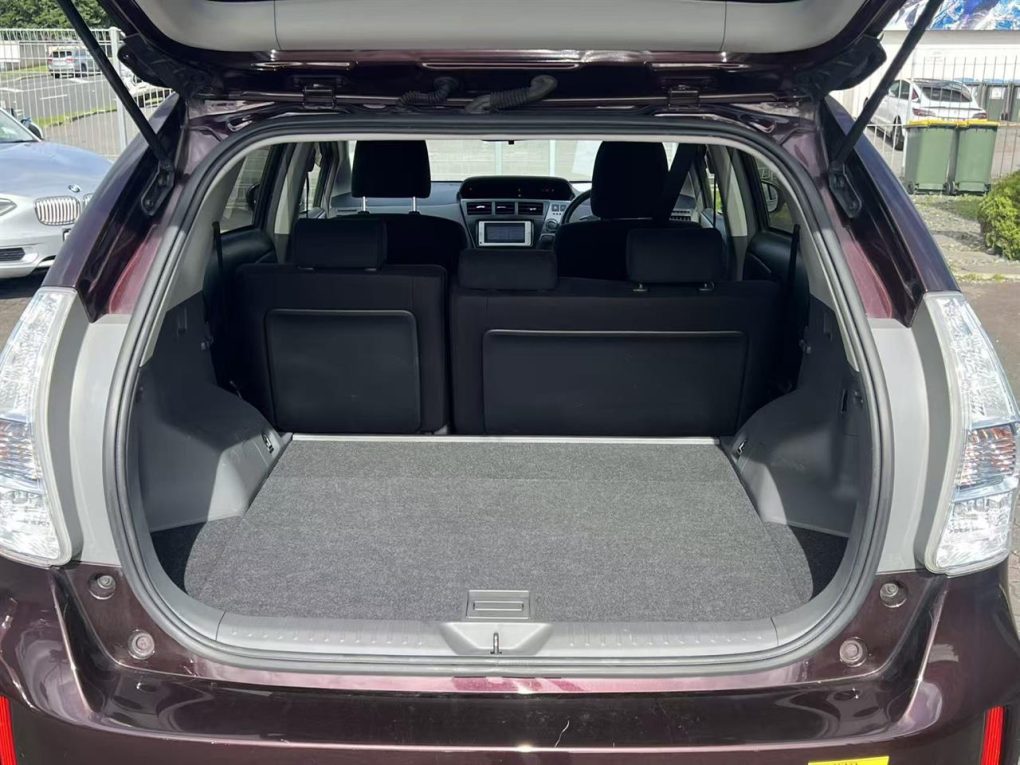 2014 Toyota Prius Alpha
