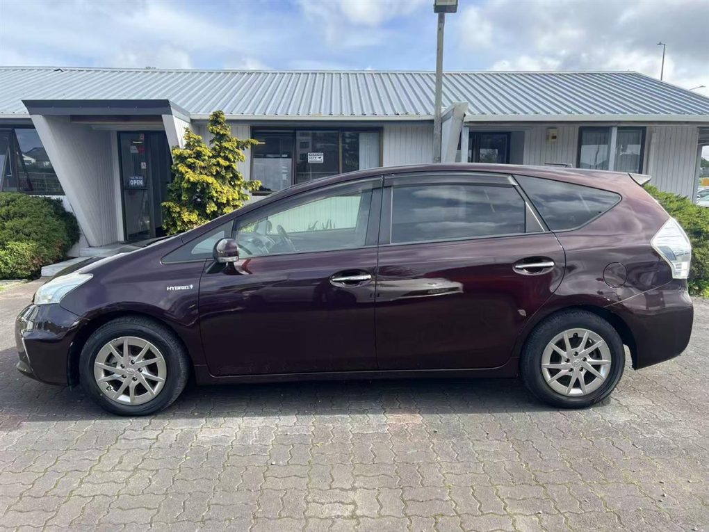2014 Toyota Prius Alpha