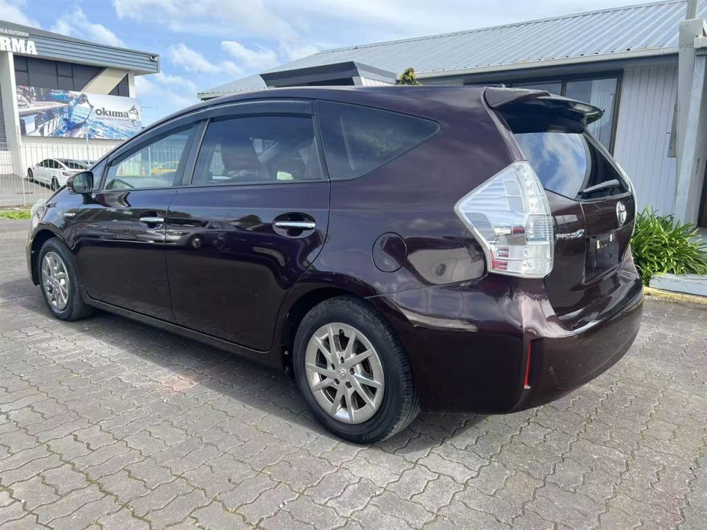 2014 Toyota Prius Alpha