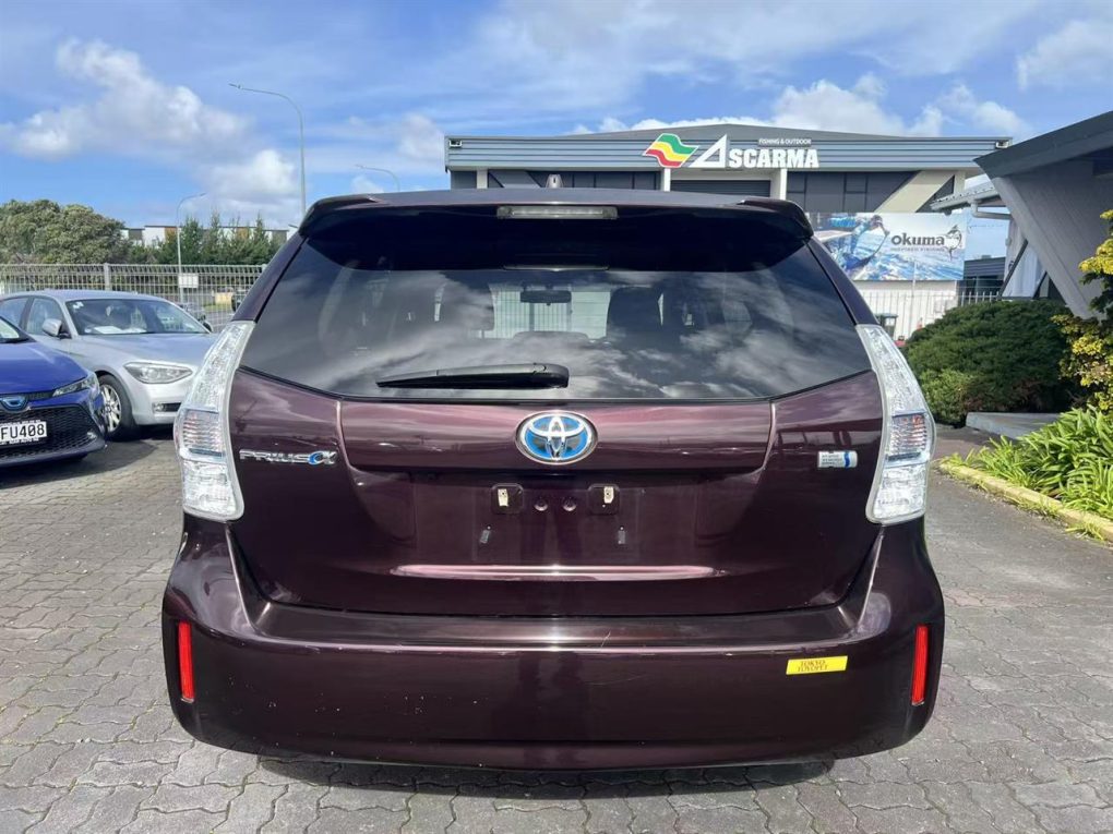 2014 Toyota Prius Alpha