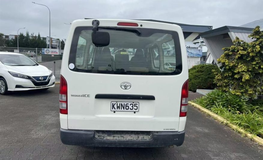 2009 Toyota Hiace