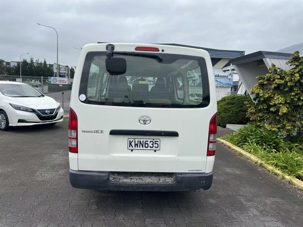 2009 Toyota Hiace