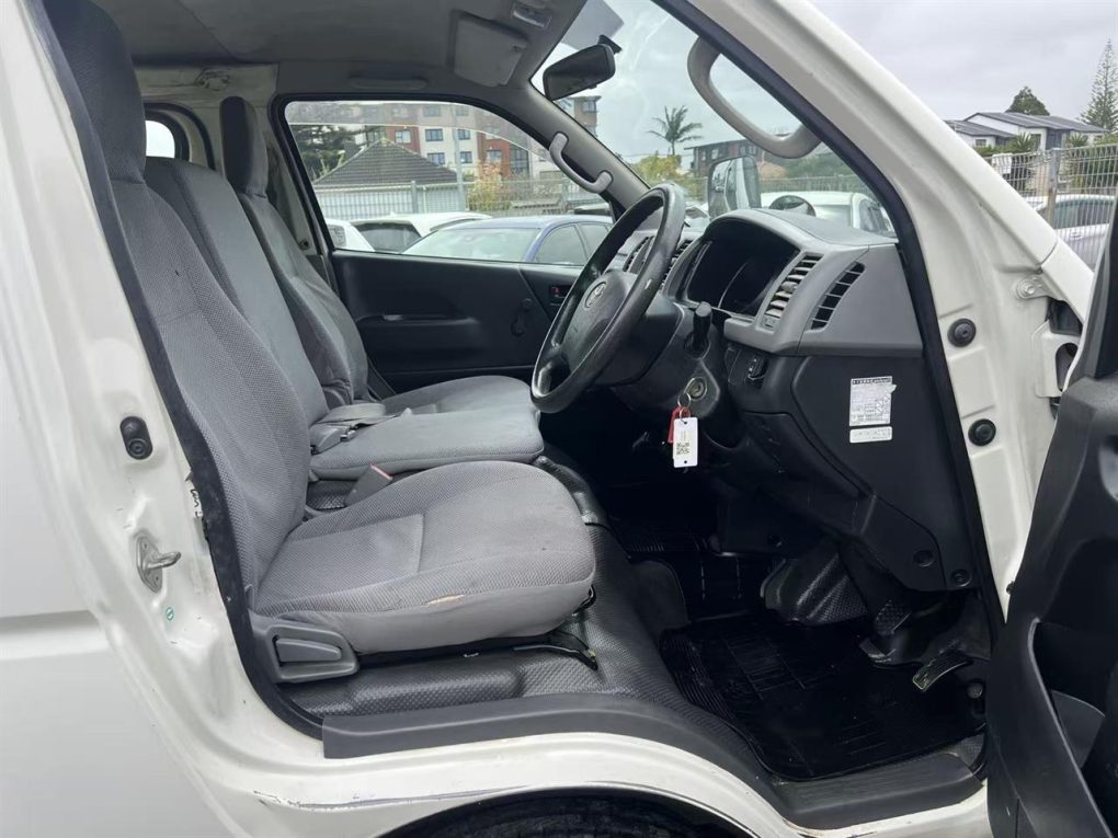 2009 Toyota Hiace
