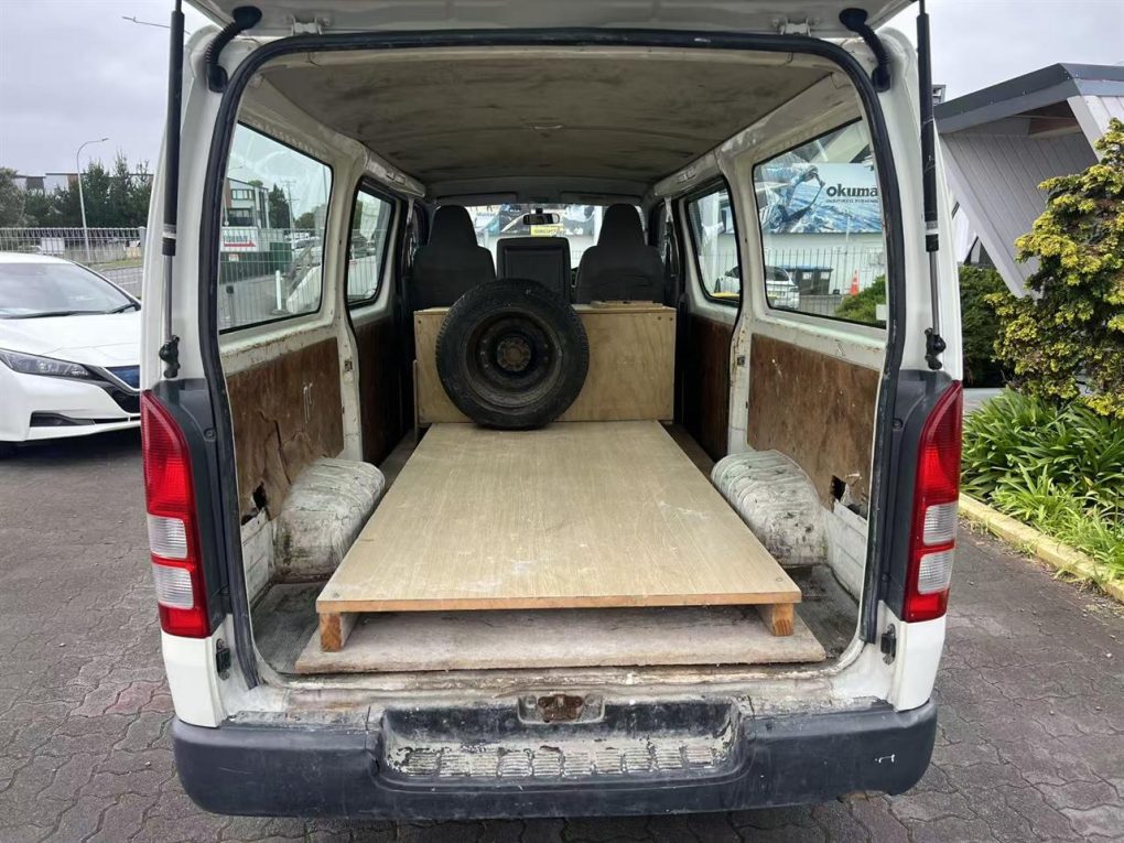 2009 Toyota Hiace