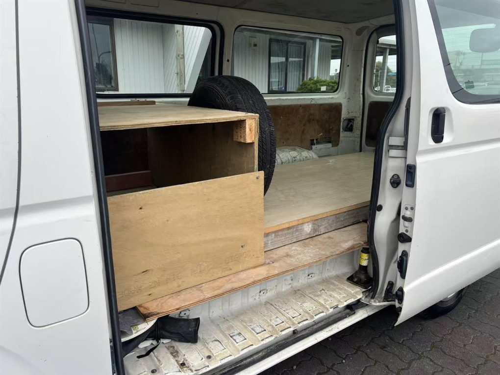 2009 Toyota Hiace