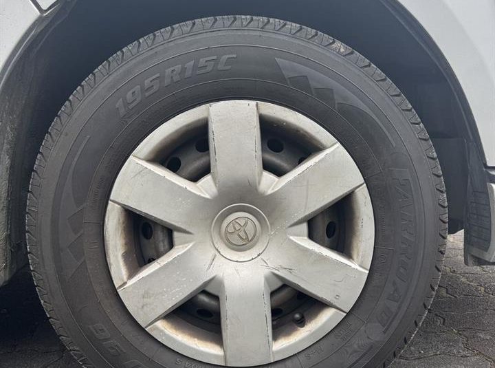2013 Toyota Hiace Light Van