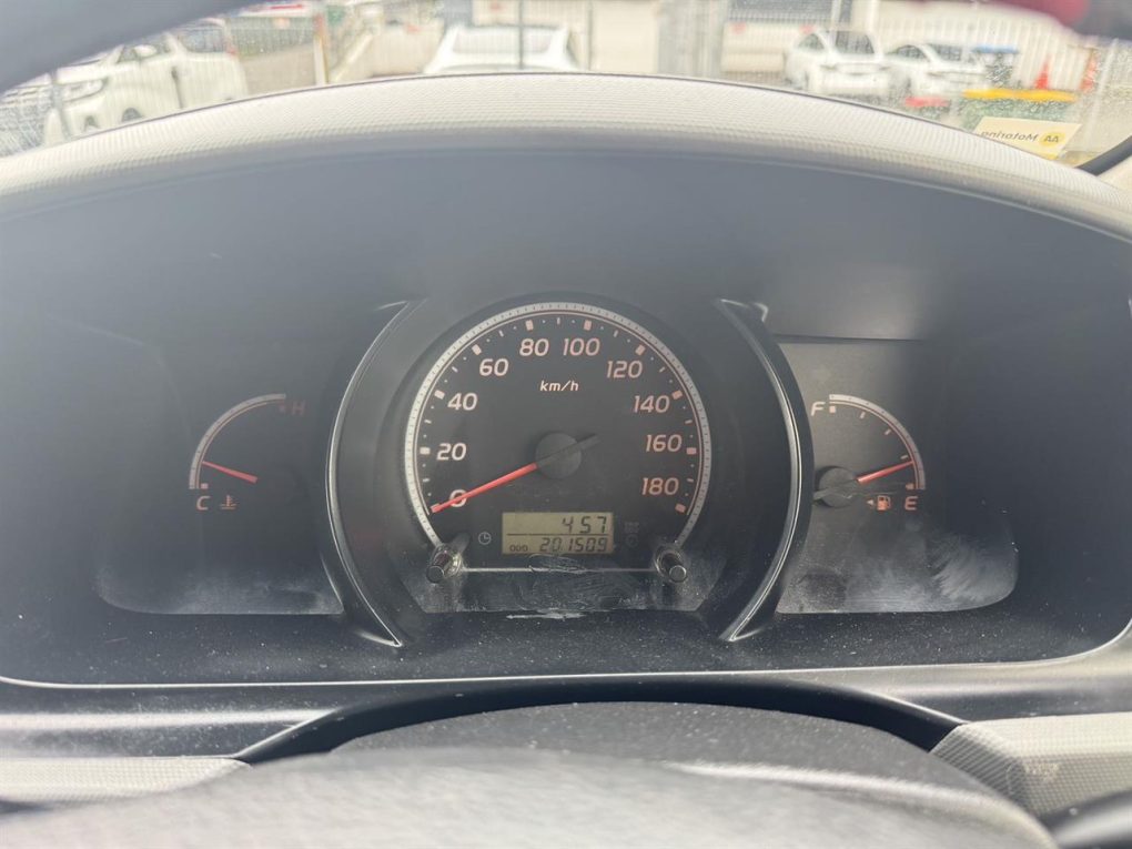 2013 Toyota Hiace Light Van