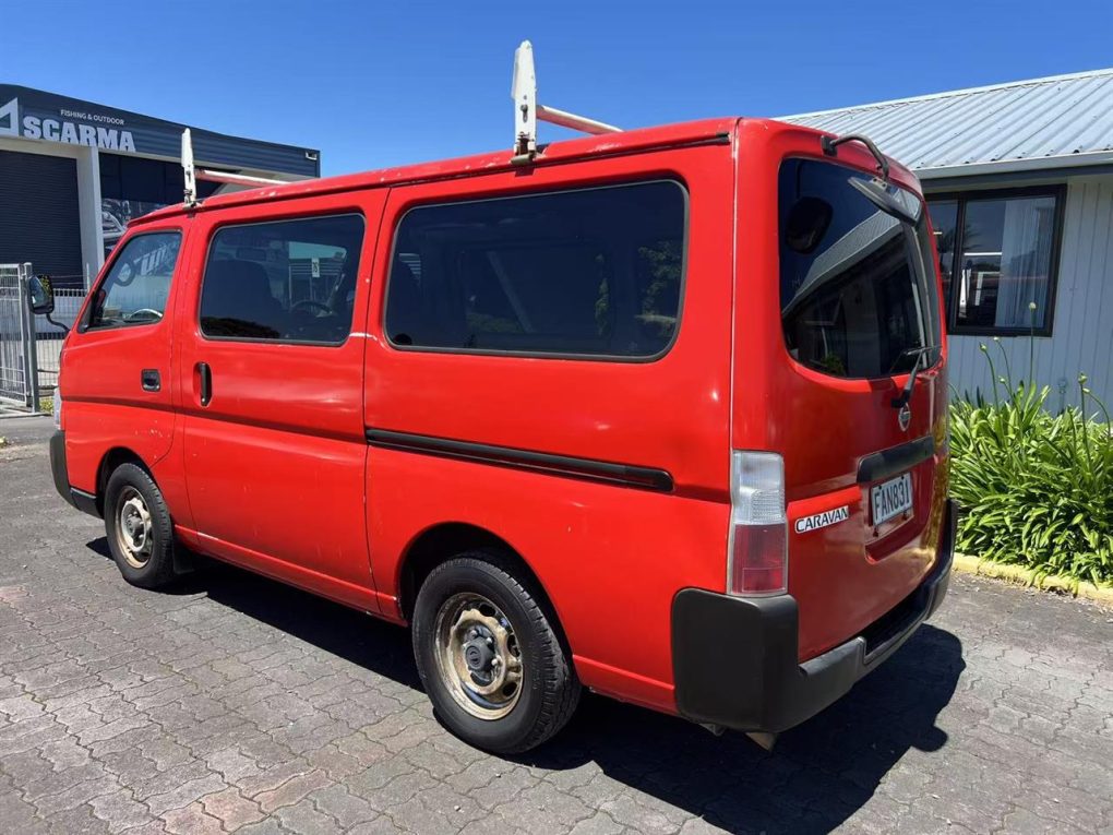 2005 Nissan caravan