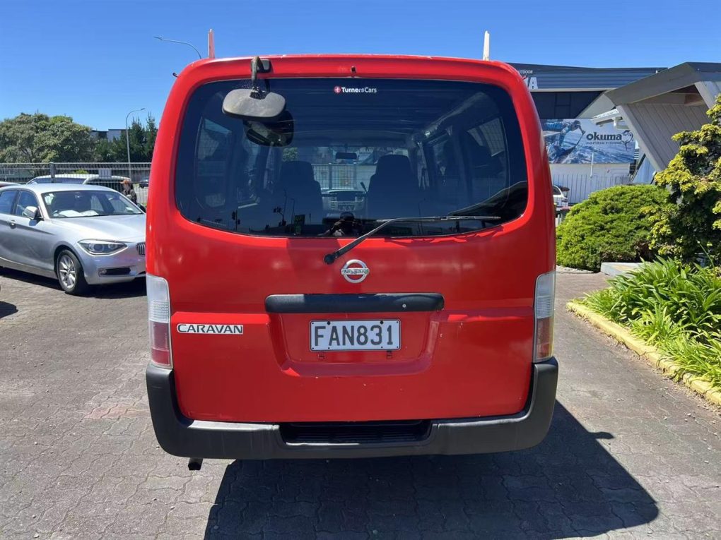 2005 Nissan caravan