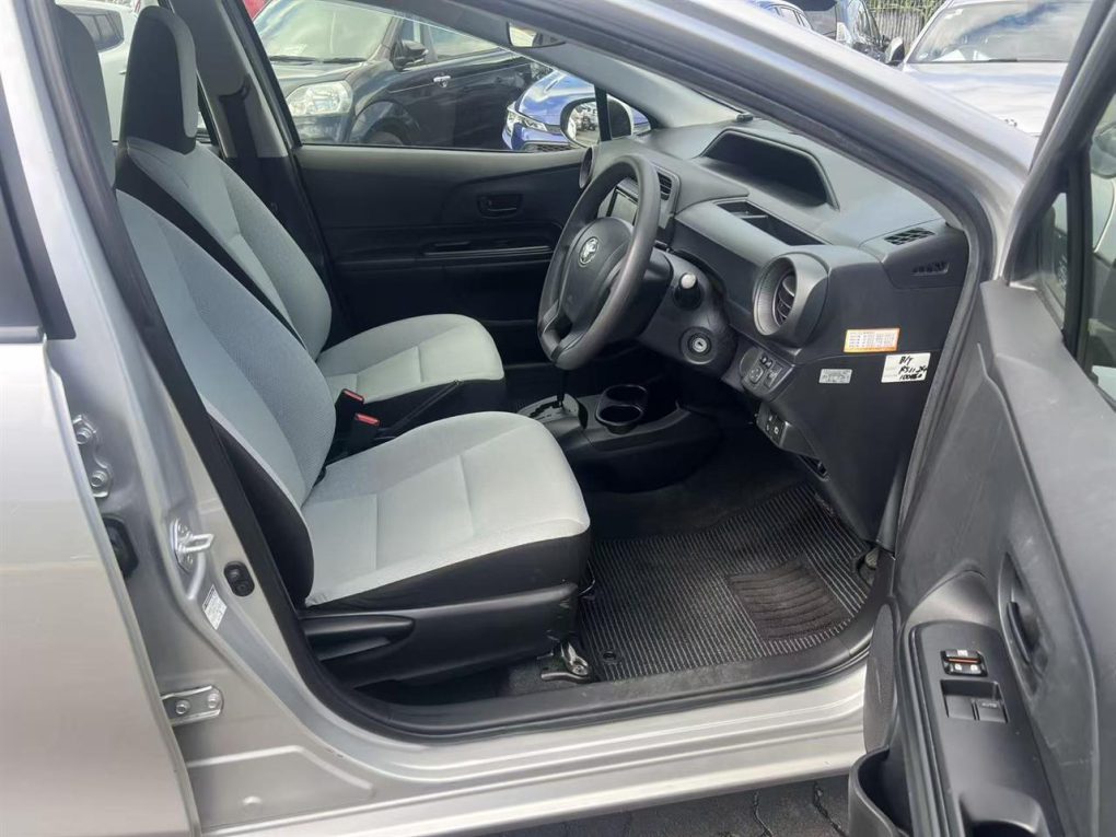 2017 Toyota Aqua L Model Hybird