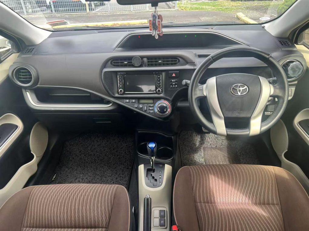 2014 Toyota Aqua G