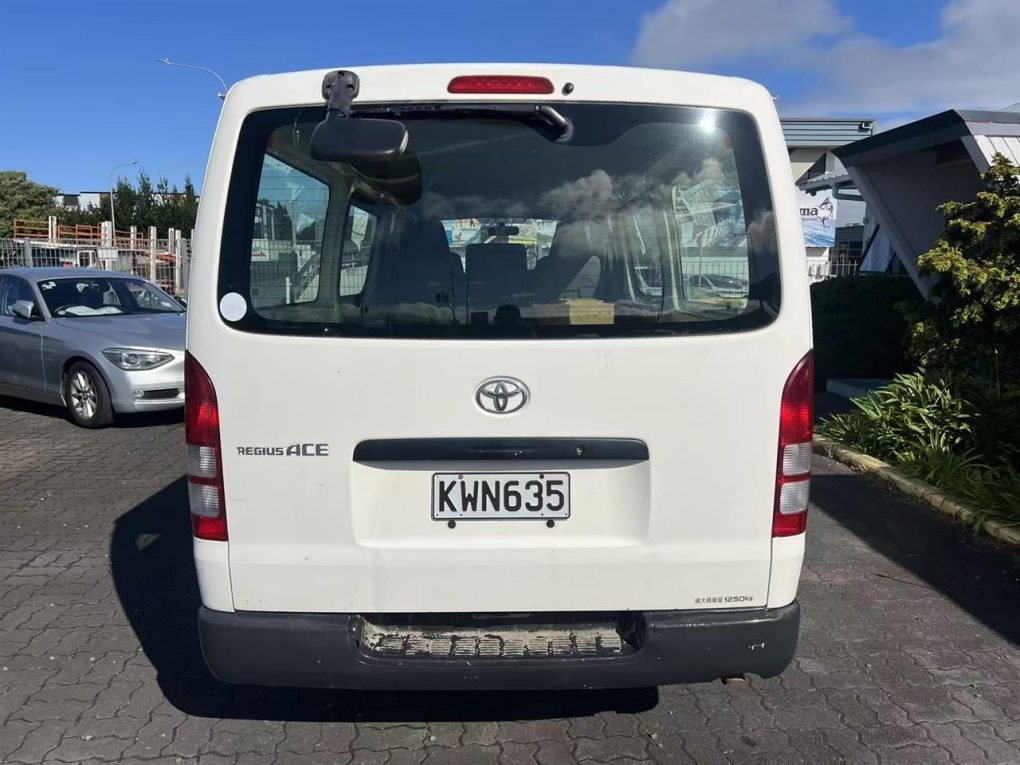 2009 Toyota Hiace