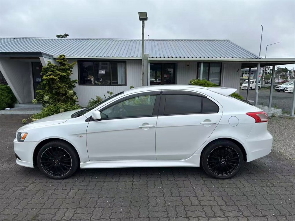 2011 Mitsubishi Galant