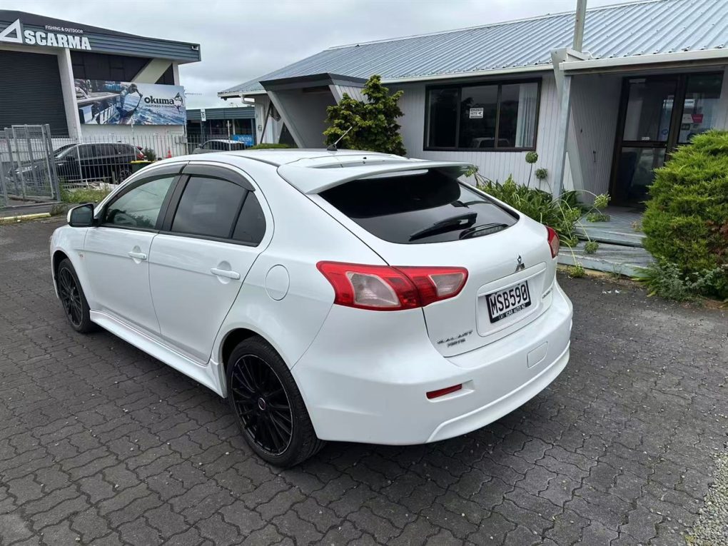 2011 Mitsubishi Galant