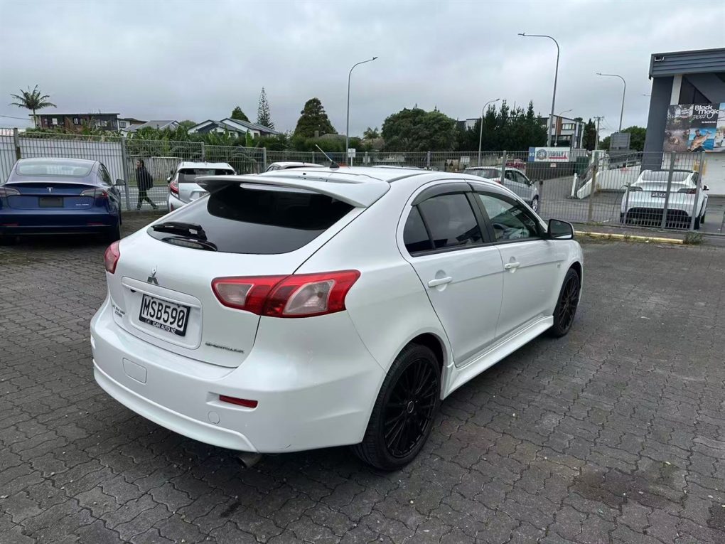 2011 Mitsubishi Galant