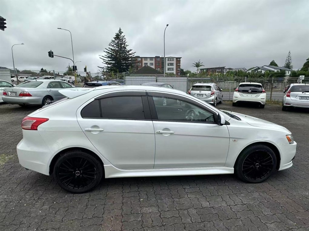 2011 Mitsubishi Galant