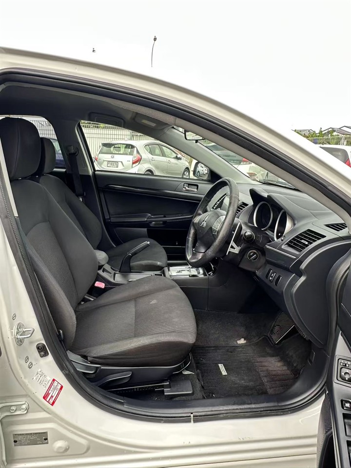 2011 Mitsubishi Galant