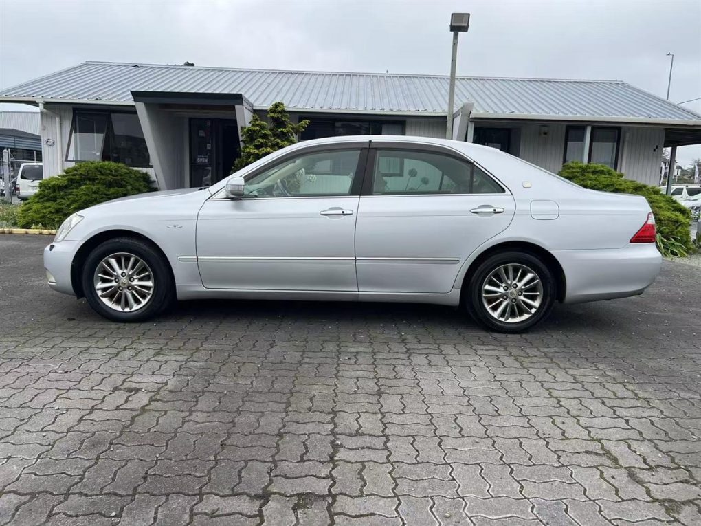 2007 Toyota Crown Royal Saloon