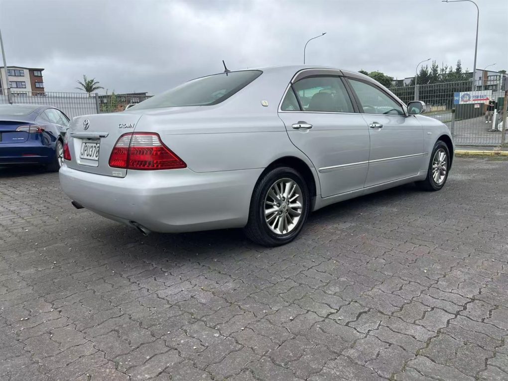 2007 Toyota Crown Royal Saloon