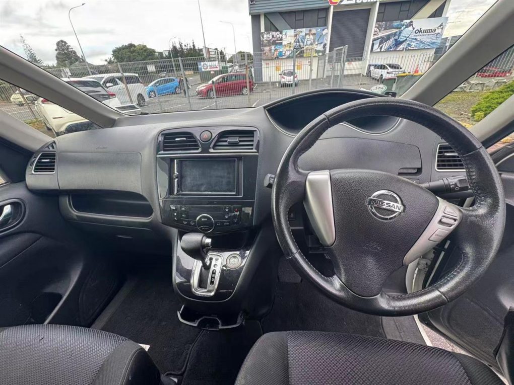 2013 Nissan Serena Highway Star S Hybrid