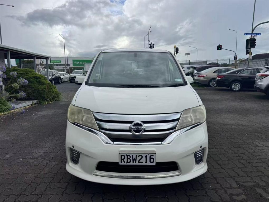 2013 Nissan Serena Highway Star S Hybrid