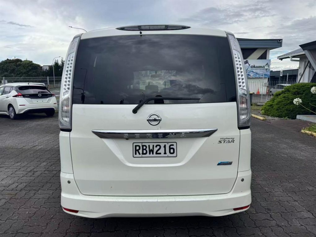 2013 Nissan Serena Highway Star S Hybrid