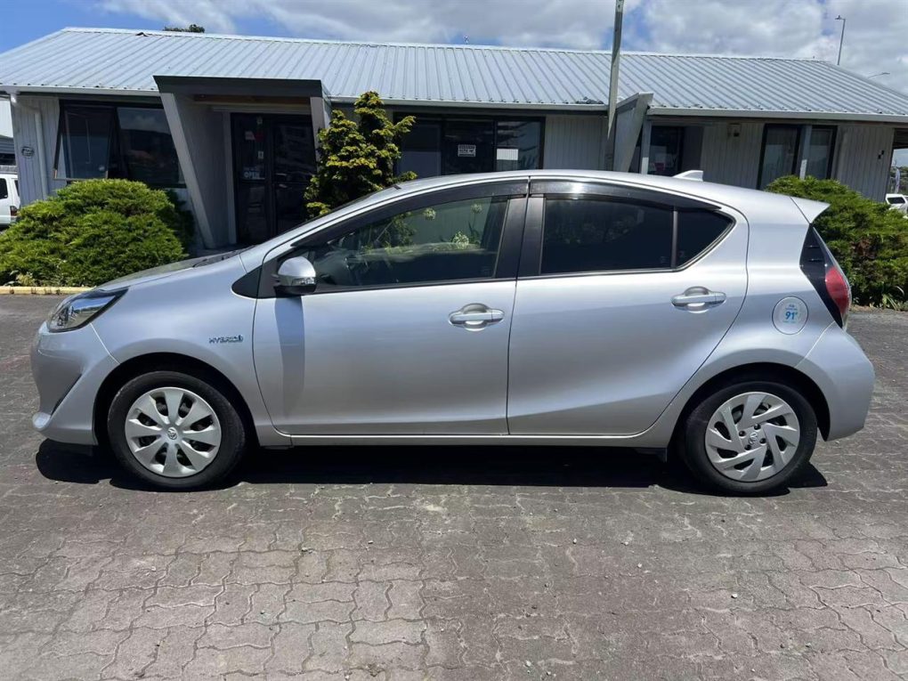 2017 Toyota Aqua S Model, Push Start